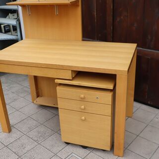 karimoku(カリモク家具)のBuona scelta(ボナ シェルタ) オーク材 パーソナルデスクセットです。北欧テイストのスッキリとしたスマートなデザインは事務机やお子様の学習机におススメ♪の画像