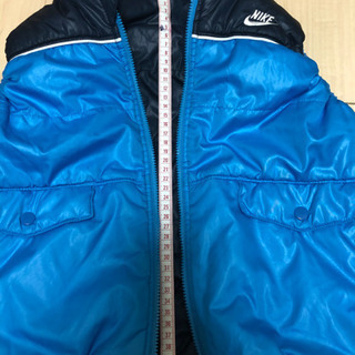 子供服　NIKE サイズ120 ベストの画像