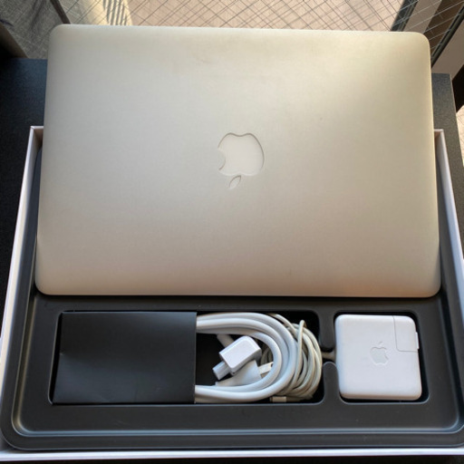 Apple Mac Book Air Early 2015 13-inch