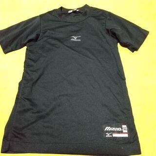 アンダーシャツ。1,2枚めサイズ１４０ｃｍ。3枚目150ｃｍの画像