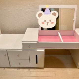 伸縮可能なドレッサー　収納棚　