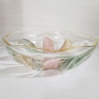 ガラス大皿　リーフ柄の画像