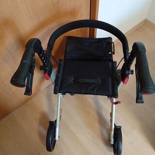 至急なのでお安く出品してます　シルバーカー　中古の画像
