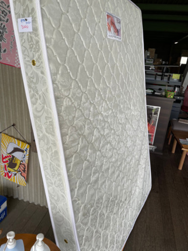 ダブルマットレス！ボンネル汚れあり！使用上問題ありません！