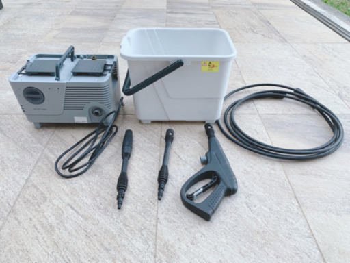 高圧洗浄機　タンク式　アイリスオーヤマ（中古品）