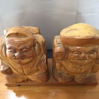 布袋様と大黒様の木彫りの画像