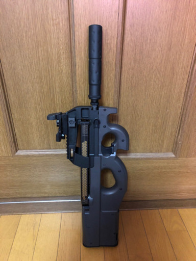 マルイ　電動ガン　P90