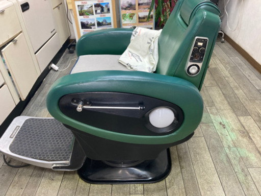 ジャンク品、理容椅子