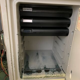 EIKO製　金庫差し上げます。（キー2本付き）★取りに来れる方限定の画像