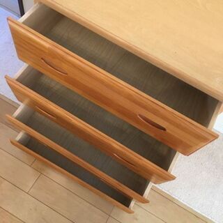 シンプル 小型 木製タンス 4段の画像