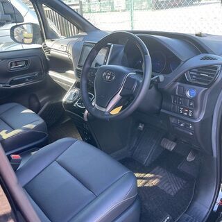 トヨタ　エスクァイアの画像