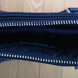 【未使用】紳士用ハンカチ 新品 ３枚 ＋おまけのビジネスバッグの画像