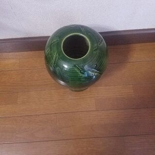 深緑の花瓶の画像