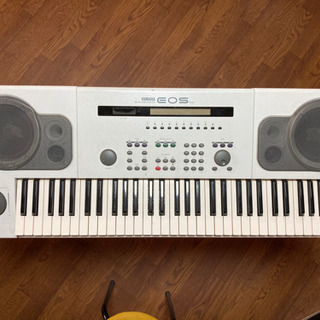YAMAHA EOS B700