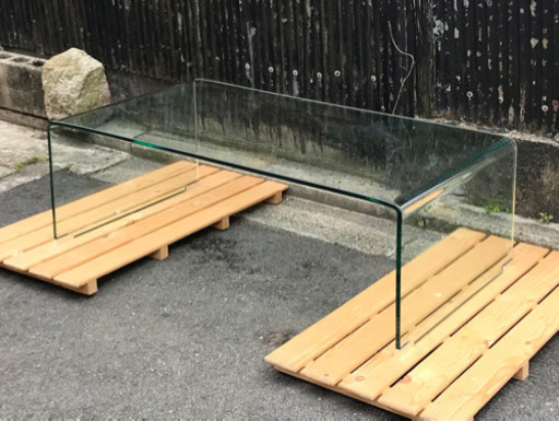 ガラス製センターテーブル