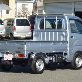 家で買える！R3年 サンバートラック４ＷＤ 現行型オートマ！届出済み未使用車！シルバー！国定駅４キロor伊勢崎駅７キロor前橋駅13キロの画像