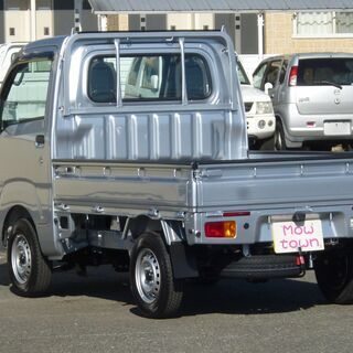家で買える！R3年 サンバートラック４ＷＤ 現行型オートマ！届出済み未使用車！シルバー！国定駅４キロor伊勢崎駅７キロor前橋駅13キロの画像