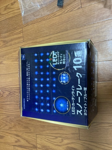 スノーフレイクとクリスマスツリー