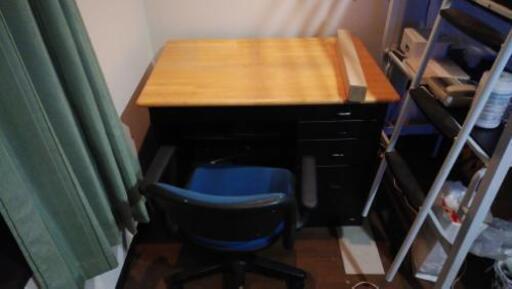 値下げします。解体しました。即来て頂ける方！机とロフトベッド安く売ります！