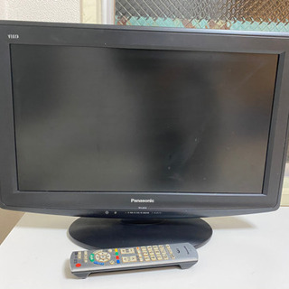 古めの液晶テレビです。