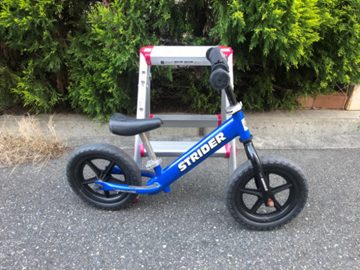 ストライダー　ブルー