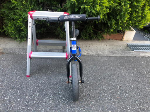 ストライダー　ブルー