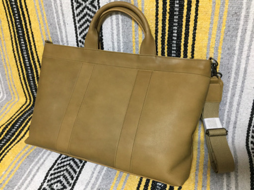 【新品未使用】牛革カーキバッグ(定価27,000円)※ご相談中※