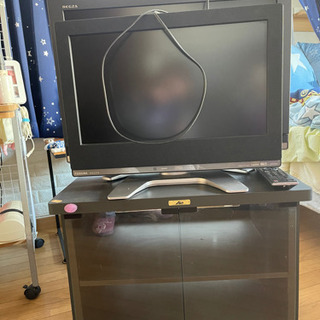 テレビ3台とテレビ台1つを取りに来られる方限定で！の画像