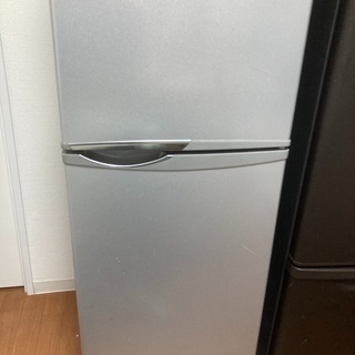 中古冷蔵庫と電子レンジ