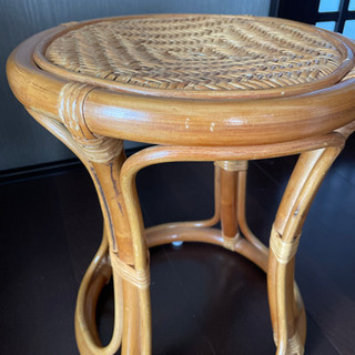 椅子　スツール　籐のイスの画像