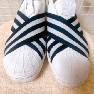 【adidas】スニーカーの画像