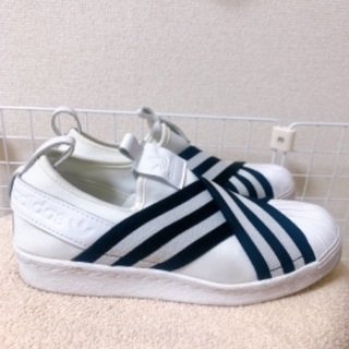 【adidas】スニーカーの画像