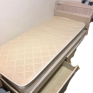 セミシングルベッド　マットレス、コンセント、収納付き