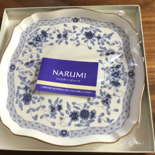 NARUMI Bone China スクエアトレイ