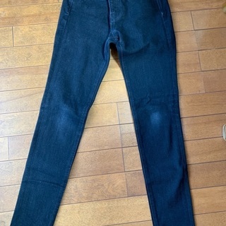 GU レディース　ブラックデニムズボン サイズ64