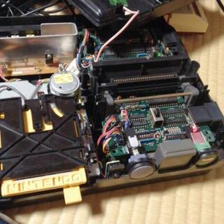 古いゲームを集めてバラしています。 - 松本市
