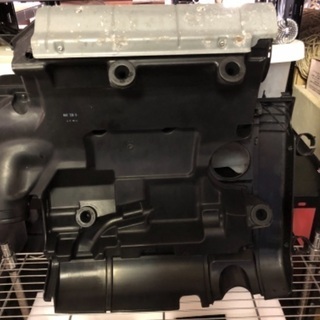 ゴルフ6R エンジンカバーの画像