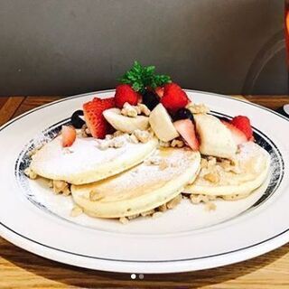 急募！ふわふわパンケーキのgramで一緒に働きませんか？　ＳＮＳ・メディアで話題の人気カフェ 　こだわりの料理・オシャレな店内♪ 　シフト融通もバッチリで働きやすさ◎の画像