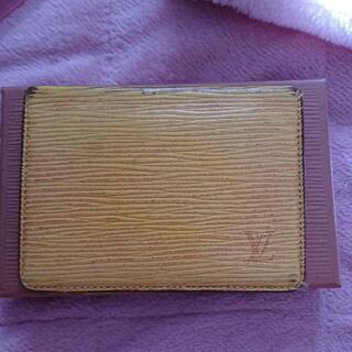 Sale　最終セール❣️90％オフ　定価15000円の商品 🍀格安 used  ルイヴィトン LOUIS VUITTON      パスケース   エピ イエローの画像
