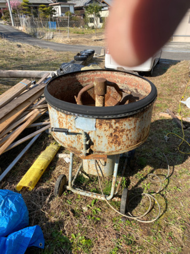 値下げしました！モルタルミキサー動作確認済みタイヤ付き