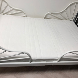 IKEA イケア  ミンネン 伸縮式 キッズベッド マットレス セットの画像