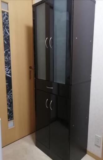 新品　食器棚②