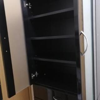 新品スタイリッシュな食器棚①の画像