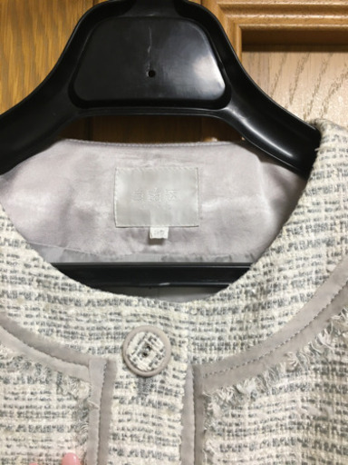 ★ 新品・未使用★【自由区】白系ツイード セットアップスーツ Mサイズ