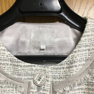 ★ 新品・未使用★【自由区】白系ツイード セットアップスーツ Mサイズの画像