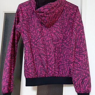 お値下げ致しました。ナイキ　ウィンドウブレーカーの画像