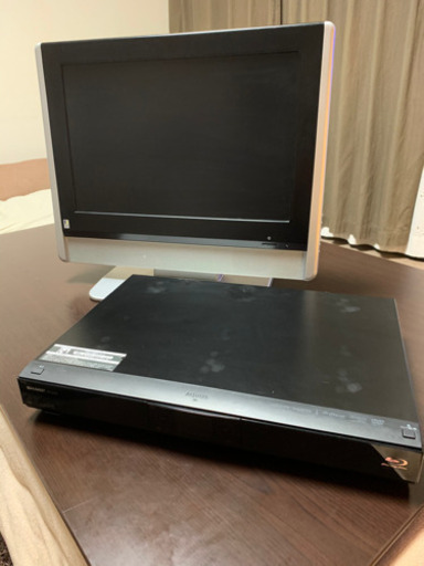 受付終了)液晶テレビとブルーレイハードディスクレコーダーセット