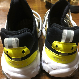 nike react PRESTO Brutal Honeyの画像