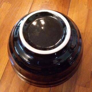 黒シンプルな丼の画像