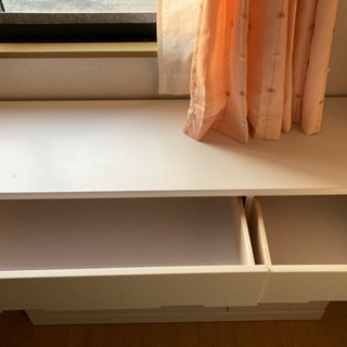 白色タンスの画像